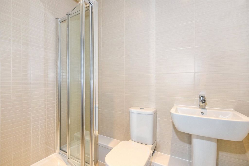 Additional image 8 of 3 bed flat for saleThe Point, Gants Hill IG2