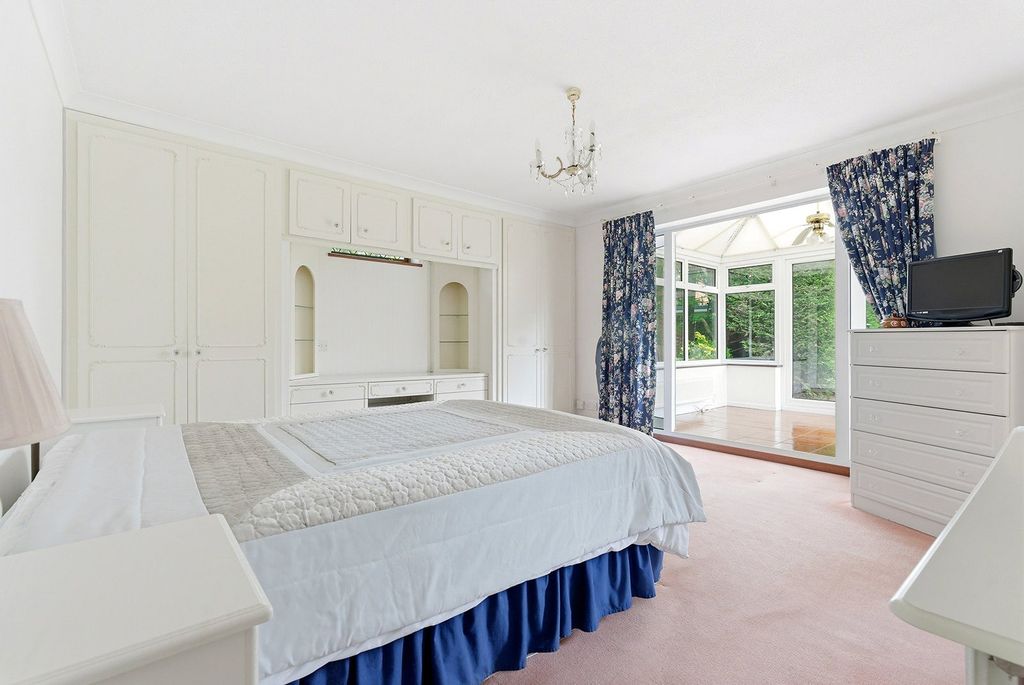 Additional image 13 of 5 bed detached house for saleNorwood Lane, Iver SL0