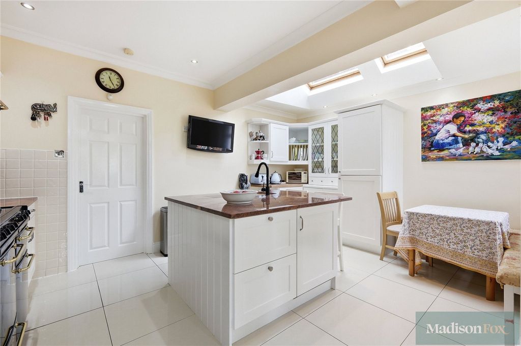 Additional image 14 of 4 bed detached house for saleWoodford Avenue, Ilford IG2