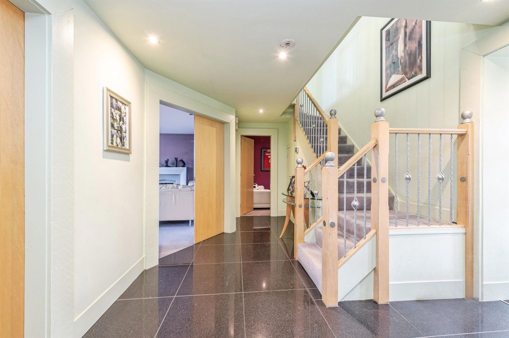 4 bed detached house for saleDingley Road, Huddersfield HD3 photo 3
