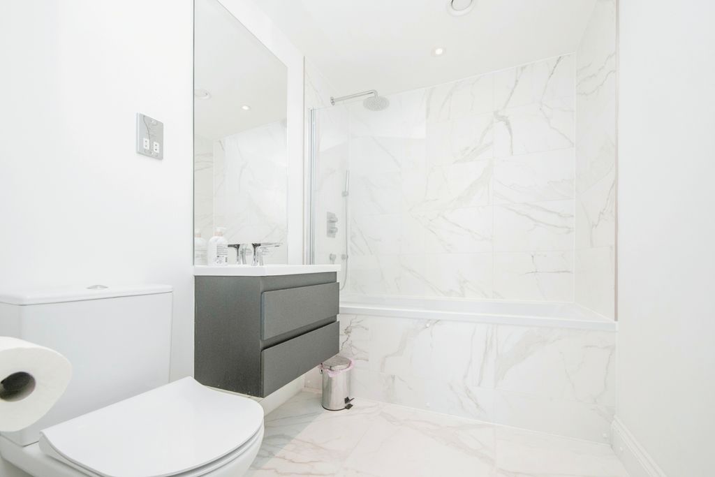 Additional image 6 of 2 bed flat for saleKey Street, Ipswich, Suffolk IP4