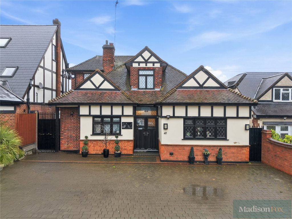 Additional image 28 of 4 bed detached house for saleTomswood Road, Chigwell, Essex IG7