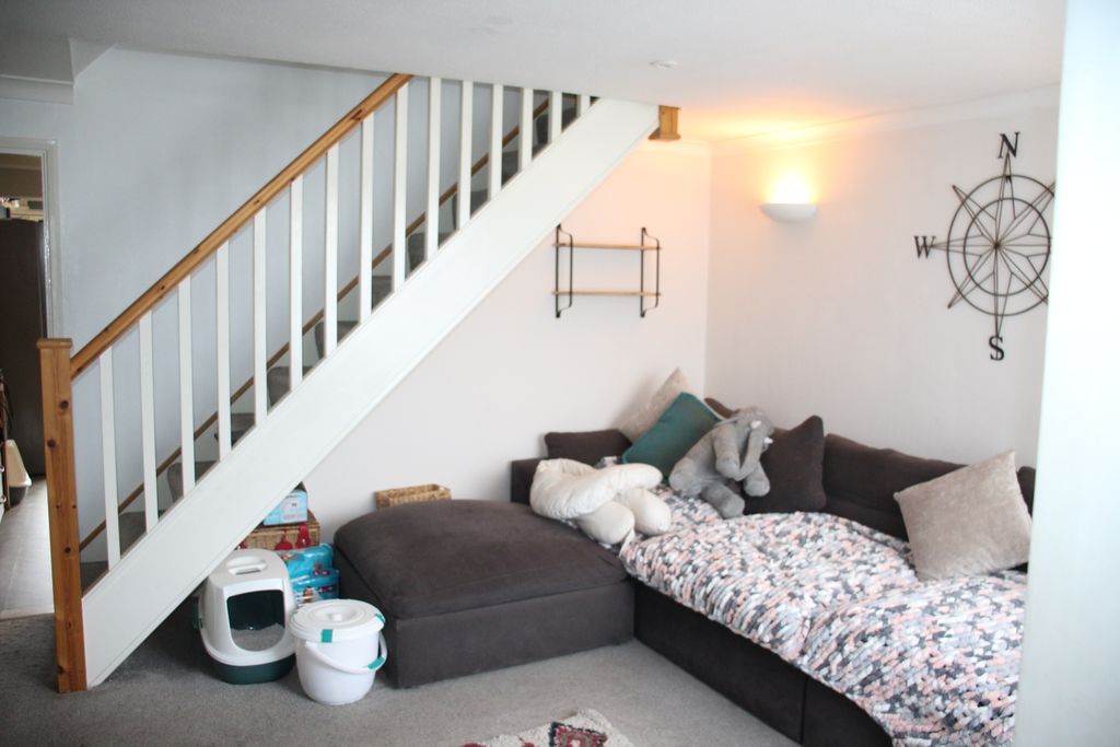 Additional image 4 of 2 bed terraced house for saleOrchard Park Close, Hungerford RG17