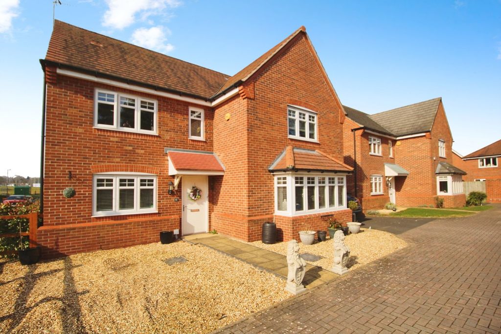 5 bed detached house for saleCrosbie Grove, Silverwoods, Kidderminster DY11