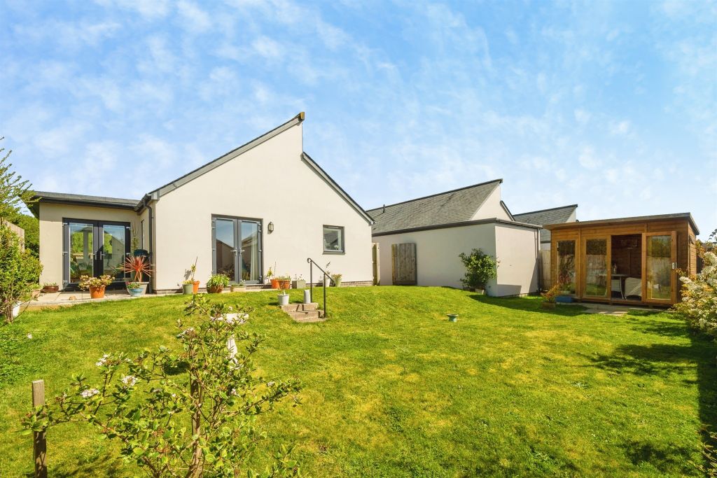 3 bed detached bungalow for saleRusset Gardens, Kingsbridge TQ7