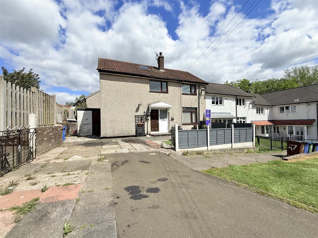 4 bed semi-detached house for saleWaterside, Hyde SK14