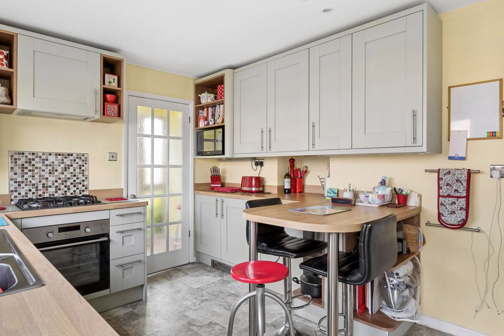 Additional image 4 of 3 bed semi-detached house for saleSarum Way, Hungerford RG17