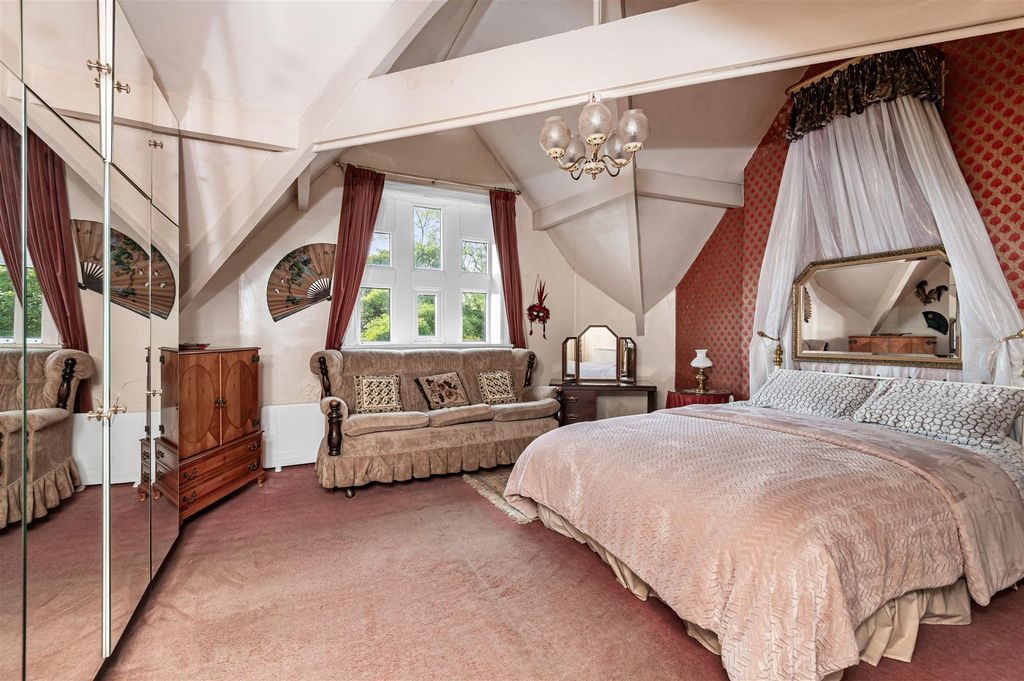 Additional image 37 of 6 bed semi-detached house for salePark Drive, Huddersfield HD1