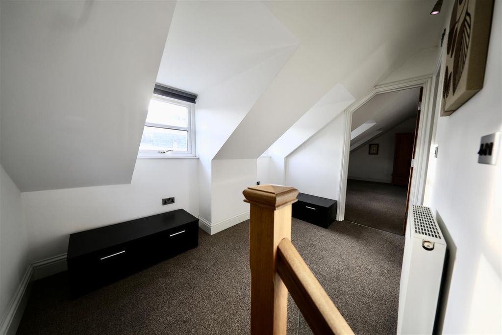 Additional image 8 of 2 bed flat for saleGeorge Street, Hull HU1