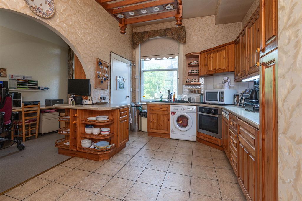 Additional image 16 of 6 bed semi-detached house for salePark Drive, Huddersfield HD1