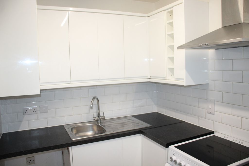Additional image 2 of 1 bed maisonette for saleWiltshire Close, Hungerford RG17