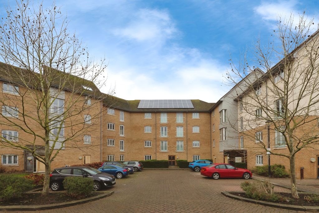 Additional image 17 of 2 bed flat for saleNew Mossford Way, Ilford IG6