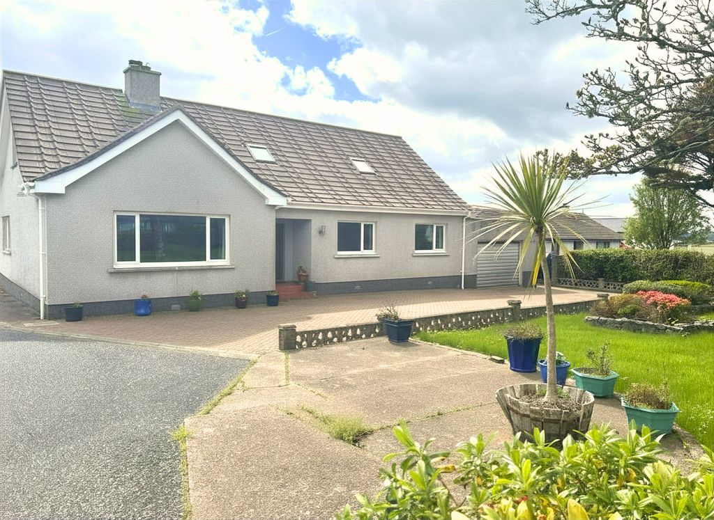 6 bed detached house for saleTong HS2 photo 2