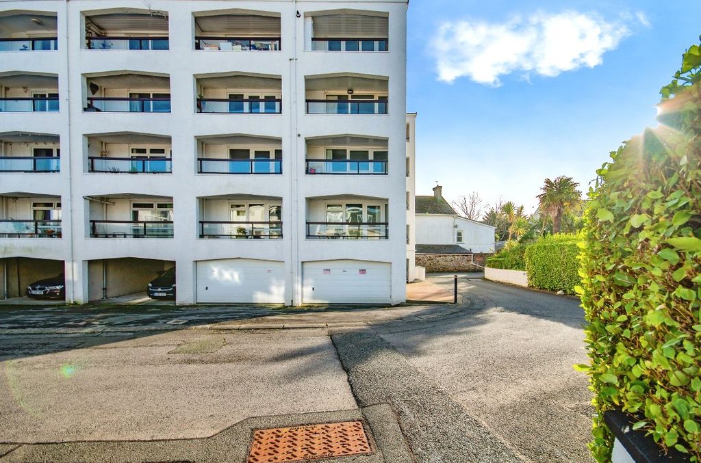 1 bed flat for saleCaptains Walk, Saundersfoot, Pembrokeshire SA69