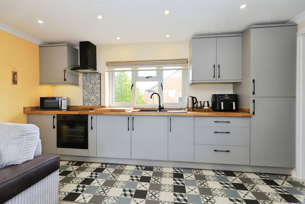 Additional image 8 of 1 bed flat for saleTutors Way, Kidderminster DY10