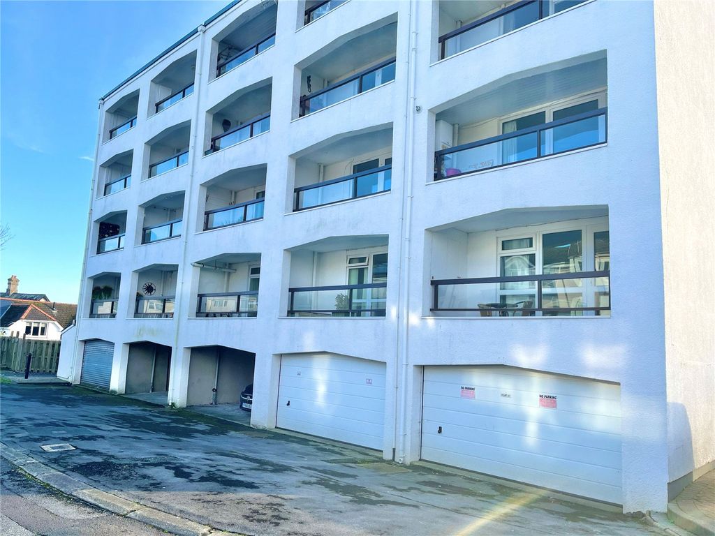 1 bed flat for saleCaptains Walk, Saundersfoot, Pembrokeshire SA69 photo 2