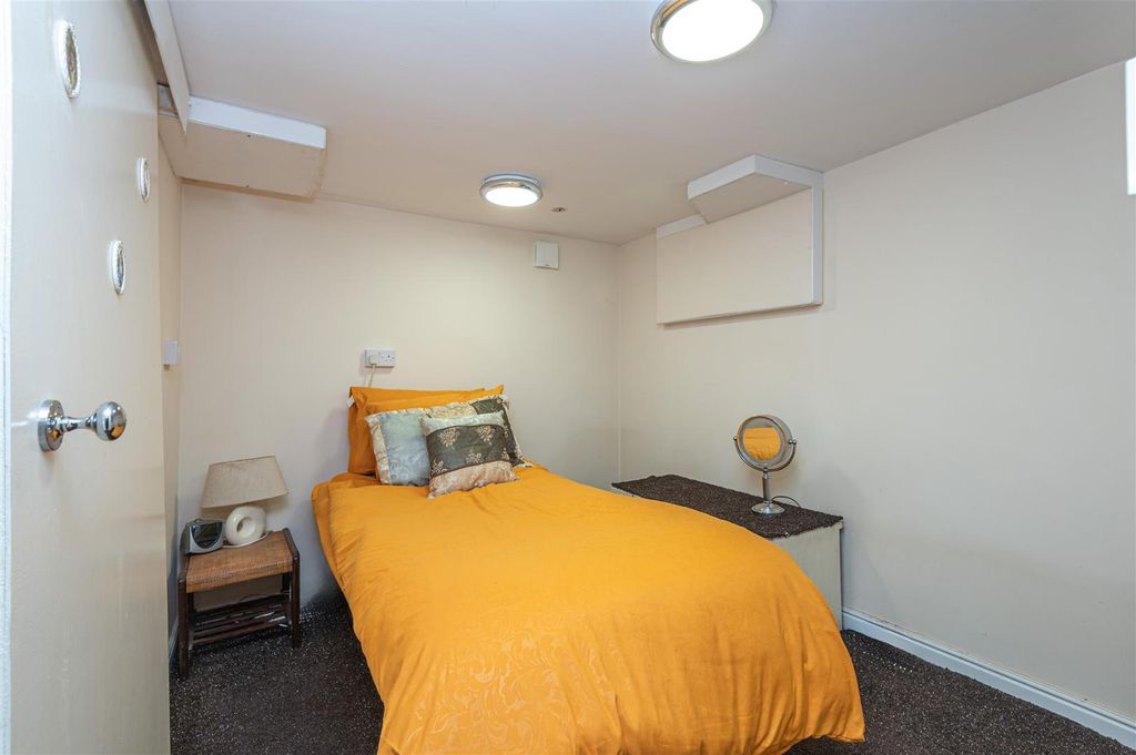 Additional image 45 of 6 bed semi-detached house for salePark Drive, Huddersfield HD1