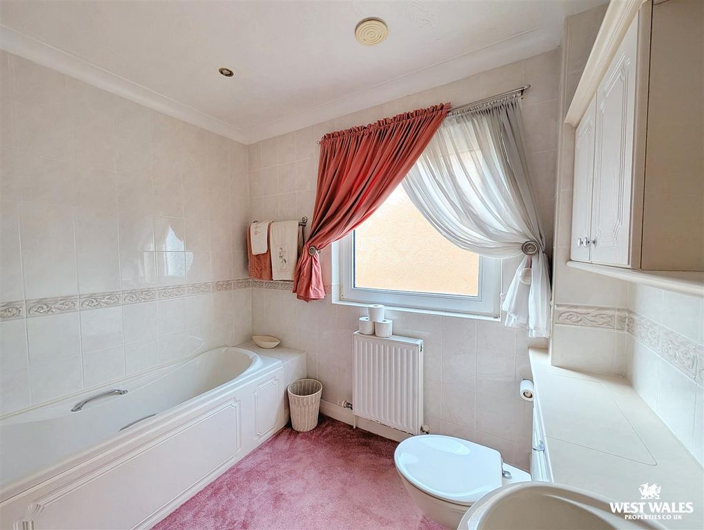 Additional image 18 of 3 bed detached bungalow for saleBanc Pendre, Kidwelly SA17