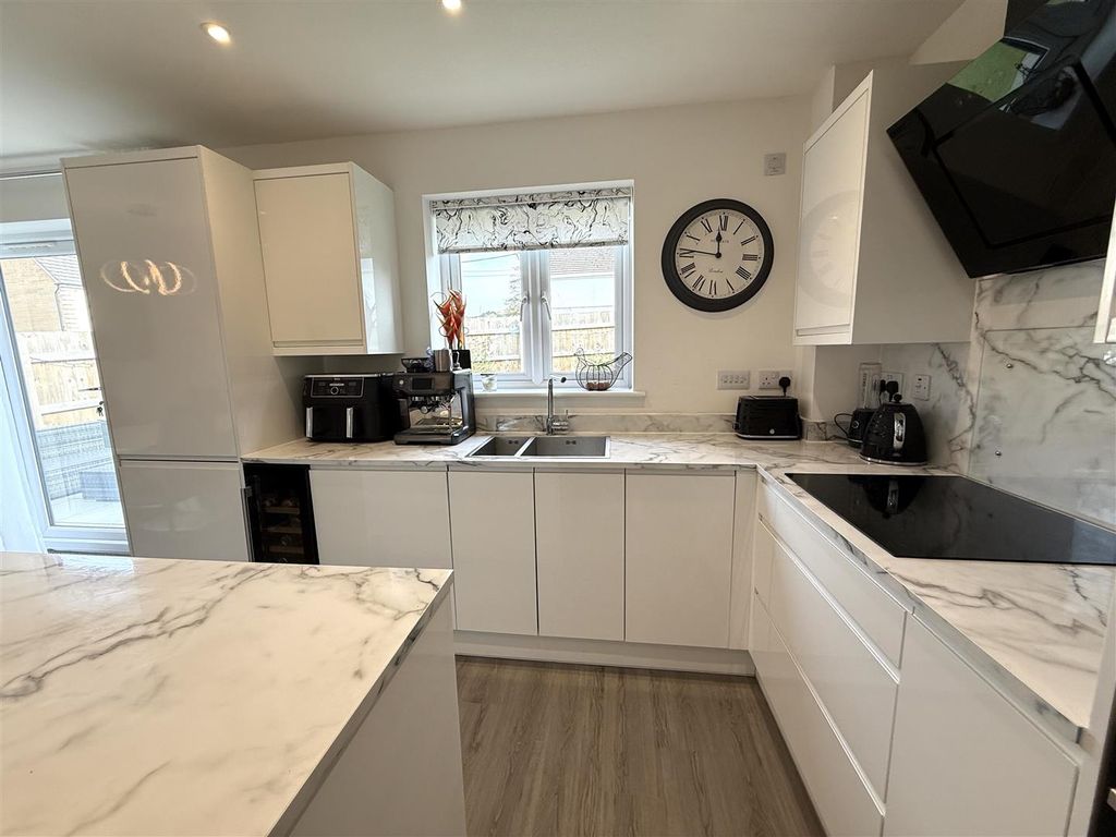 Additional image 16 of 4 bed detached house for saleGerddi Gwenllian, Mynyddygarreg, Kidwelly SA17