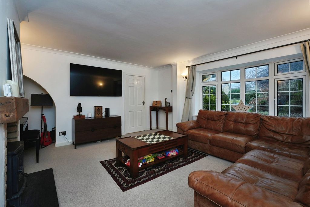 Additional image 8 of 5 bed detached house for saleThe Fairway, Huddersfield HD2