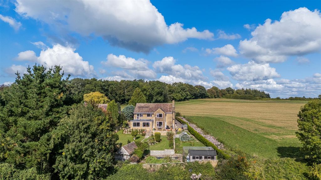 3 bed detached house for saleBay Hill, Ilminster, Somerset TA19