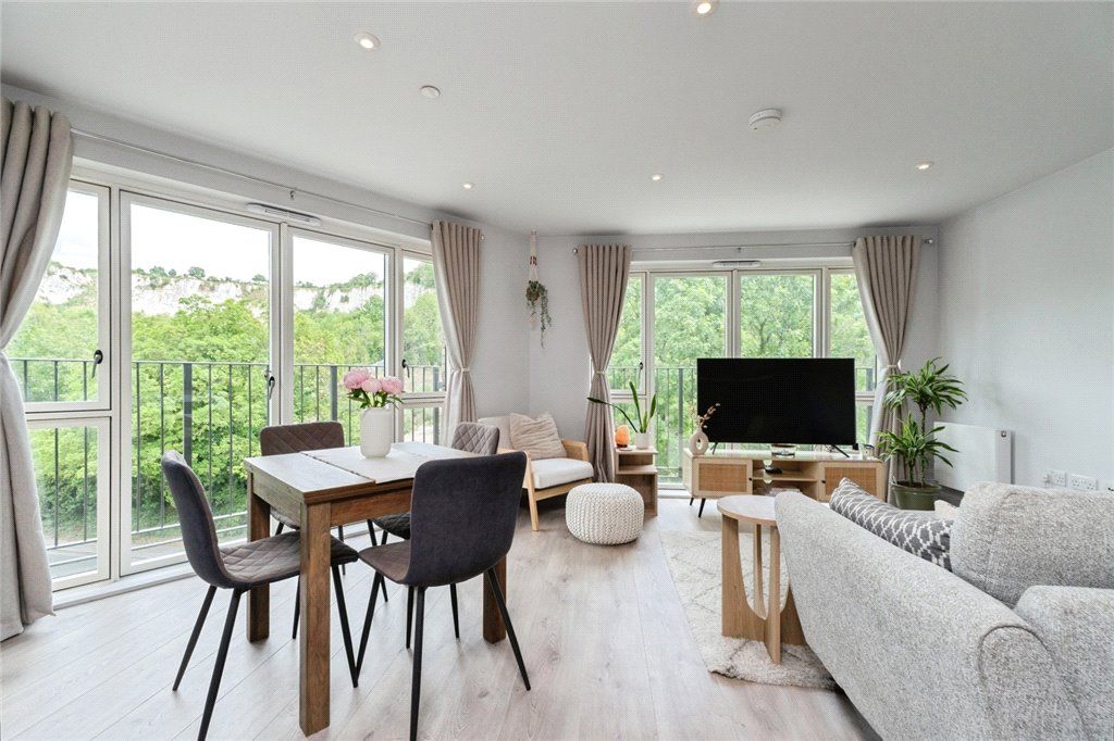 2 bed flat for saleOld Barn Lane, Kenley, Surrey CR8