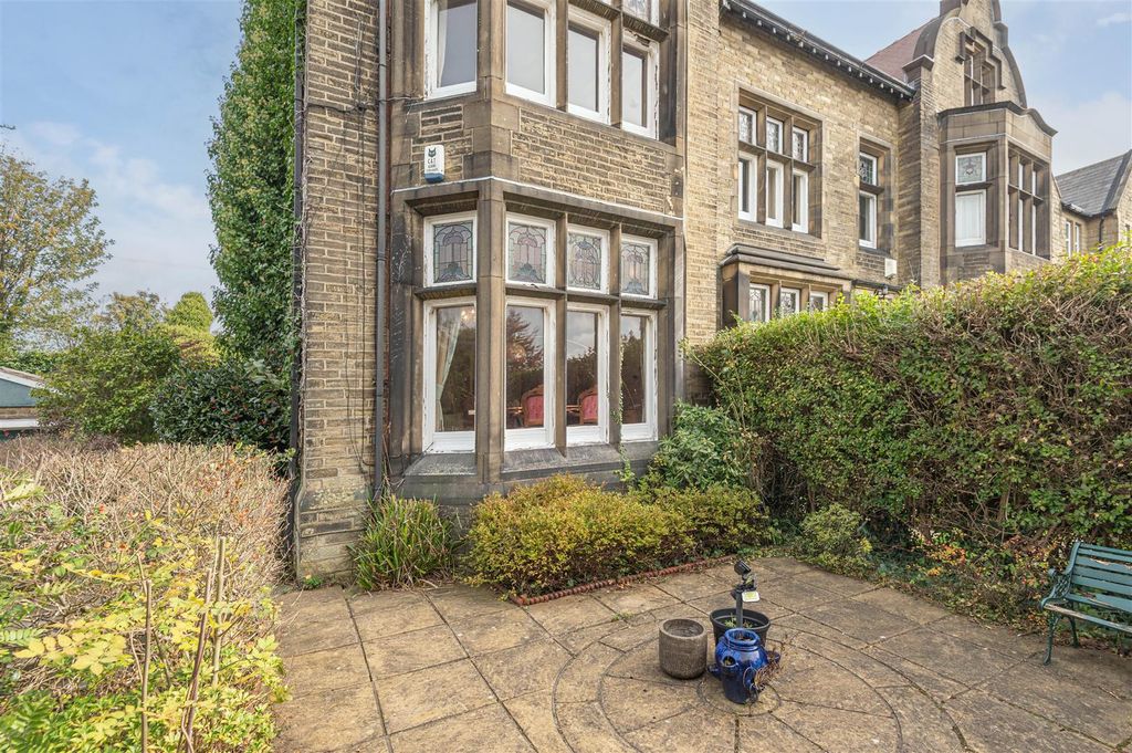 Additional image 51 of 6 bed semi-detached house for salePark Drive, Huddersfield HD1