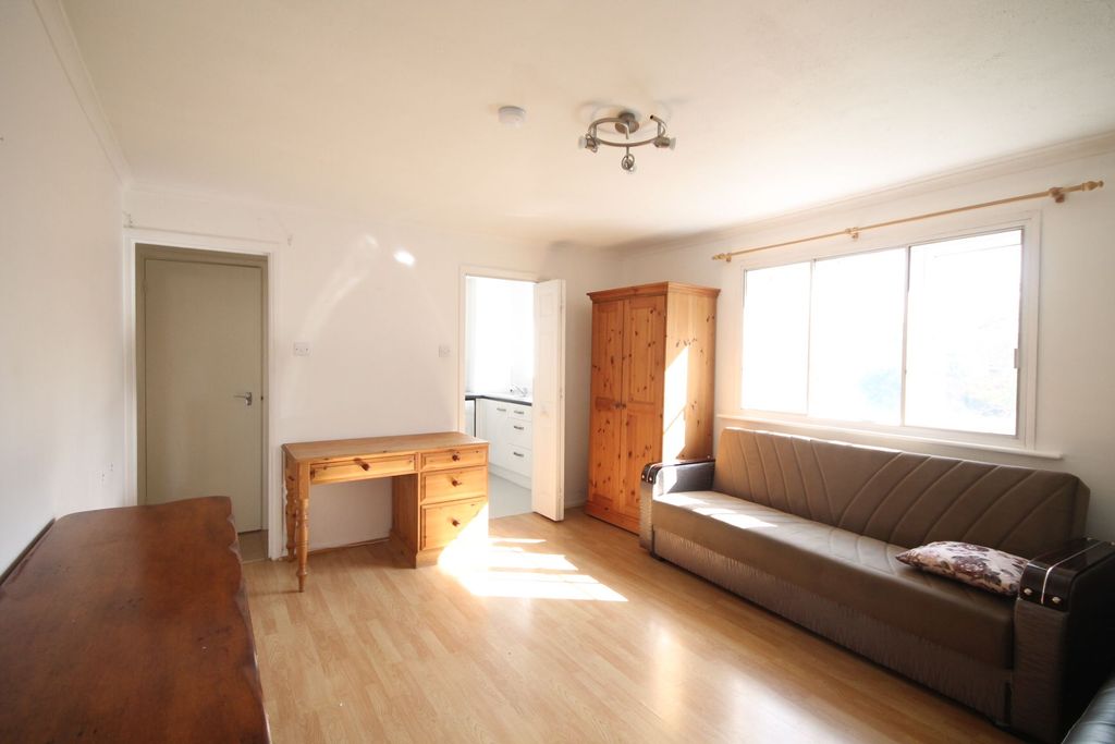 Studio for saleKilberry Close, Isleworth TW7 photo 2