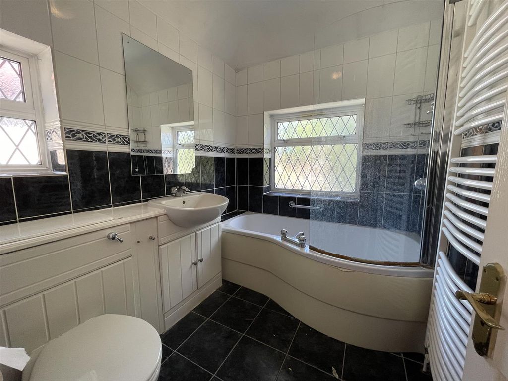 Additional image 7 of 3 bed semi-detached house for saleGresham Road, Hounslow TW3