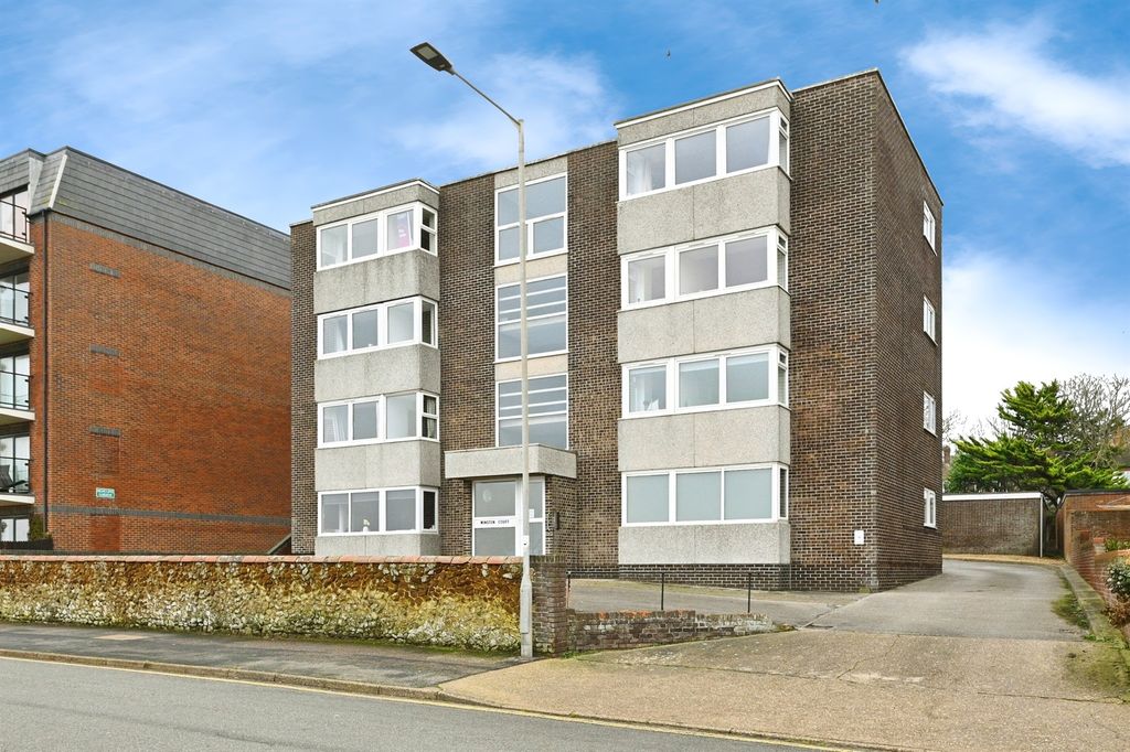 2 bed flat for saleCliff Parade, Hunstanton PE36