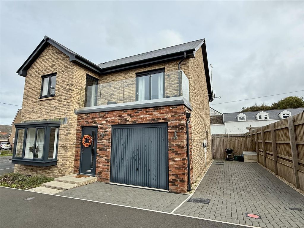 Additional image 4 of 4 bed detached house for saleGerddi Gwenllian, Mynyddygarreg, Kidwelly SA17