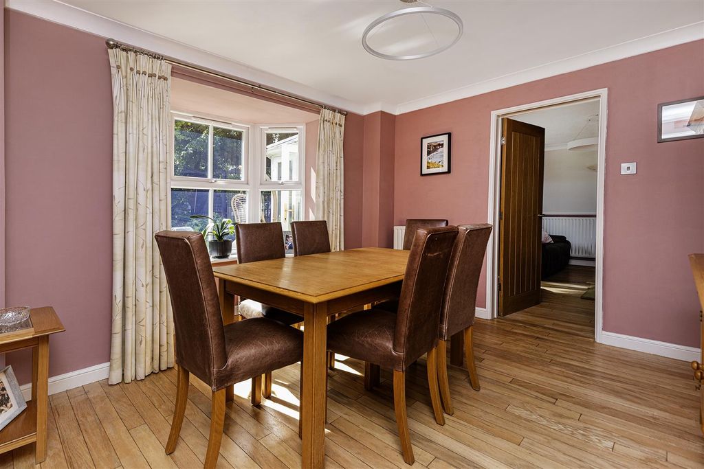 Additional image 12 of 5 bed detached house for saleWhitebeam Park, Birkby, Huddersfield HD2