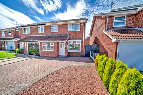 Woodcock Gardens, Featherstone, Wolverhampton WV10