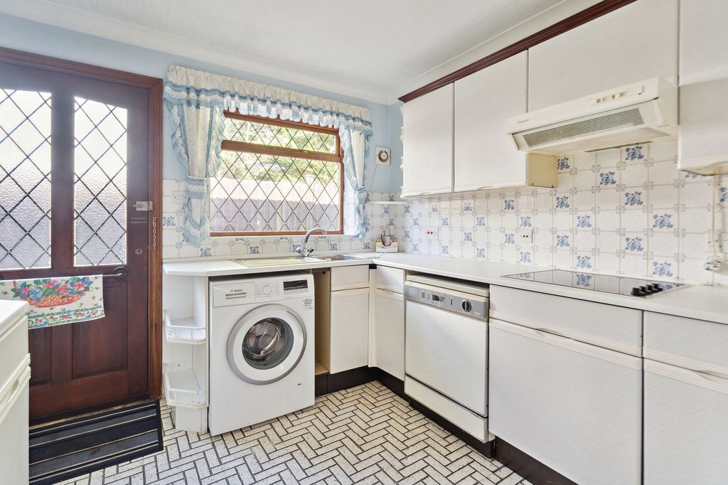 Additional image 18 of 5 bed detached house for saleNorwood Lane, Iver SL0