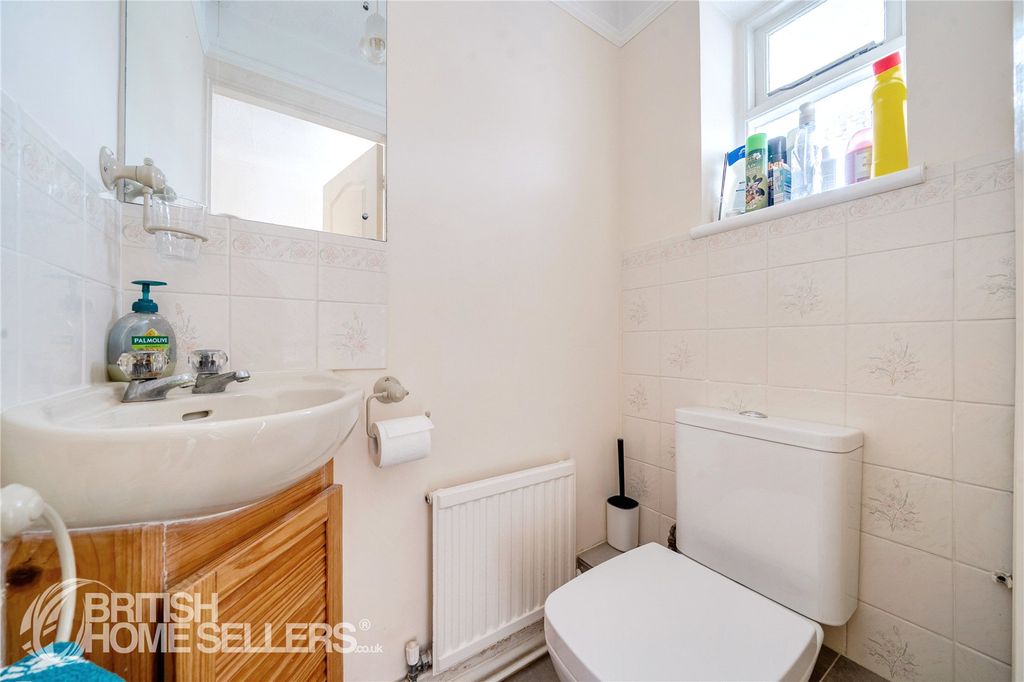 Additional image 15 of 5 bed terraced house for saleElm Grove, Kidlington, Oxfordshire OX5