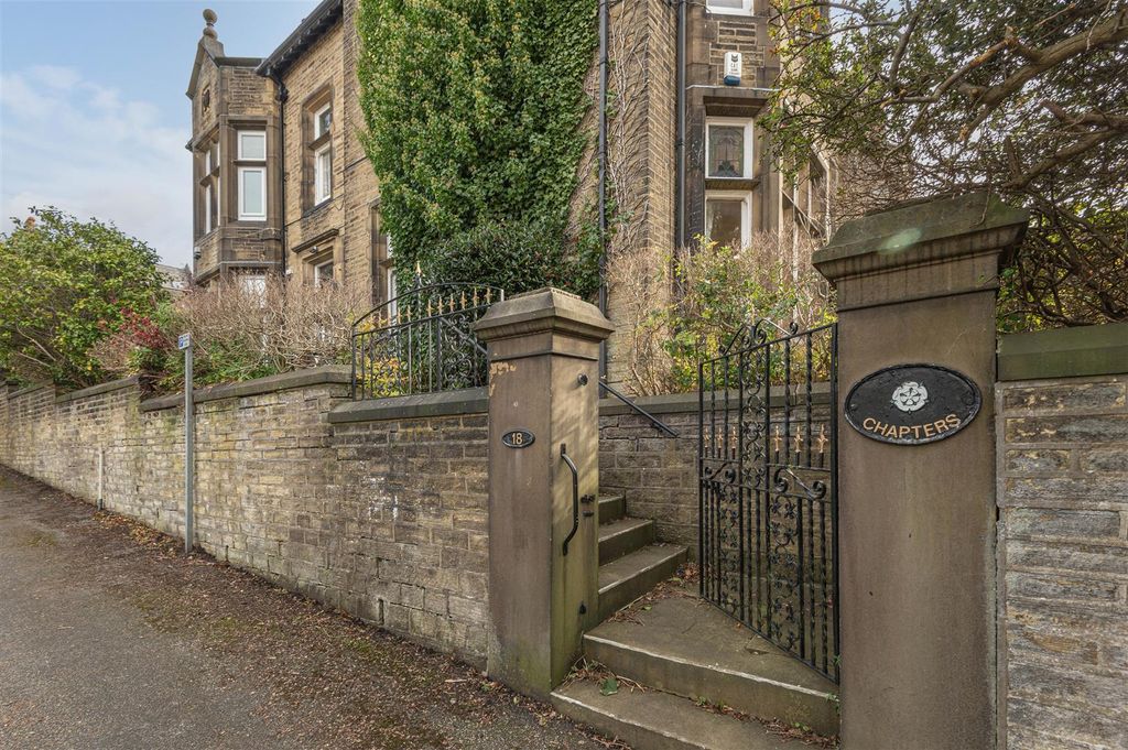 Additional image 3 of 6 bed semi-detached house for salePark Drive, Huddersfield HD1