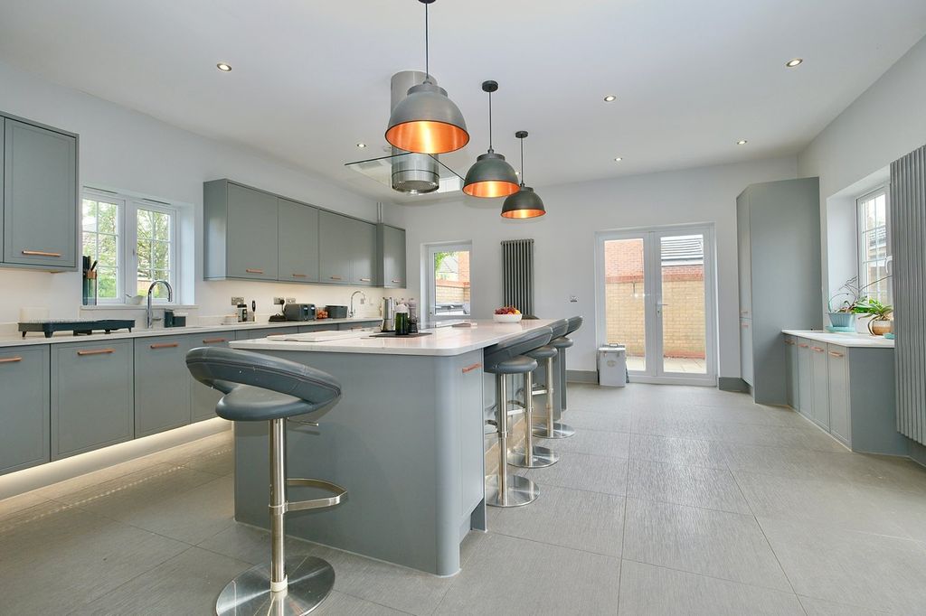 Additional image 8 of 6 bed detached house for saleJarwood Walk, Godmanchester, Huntingdon PE29