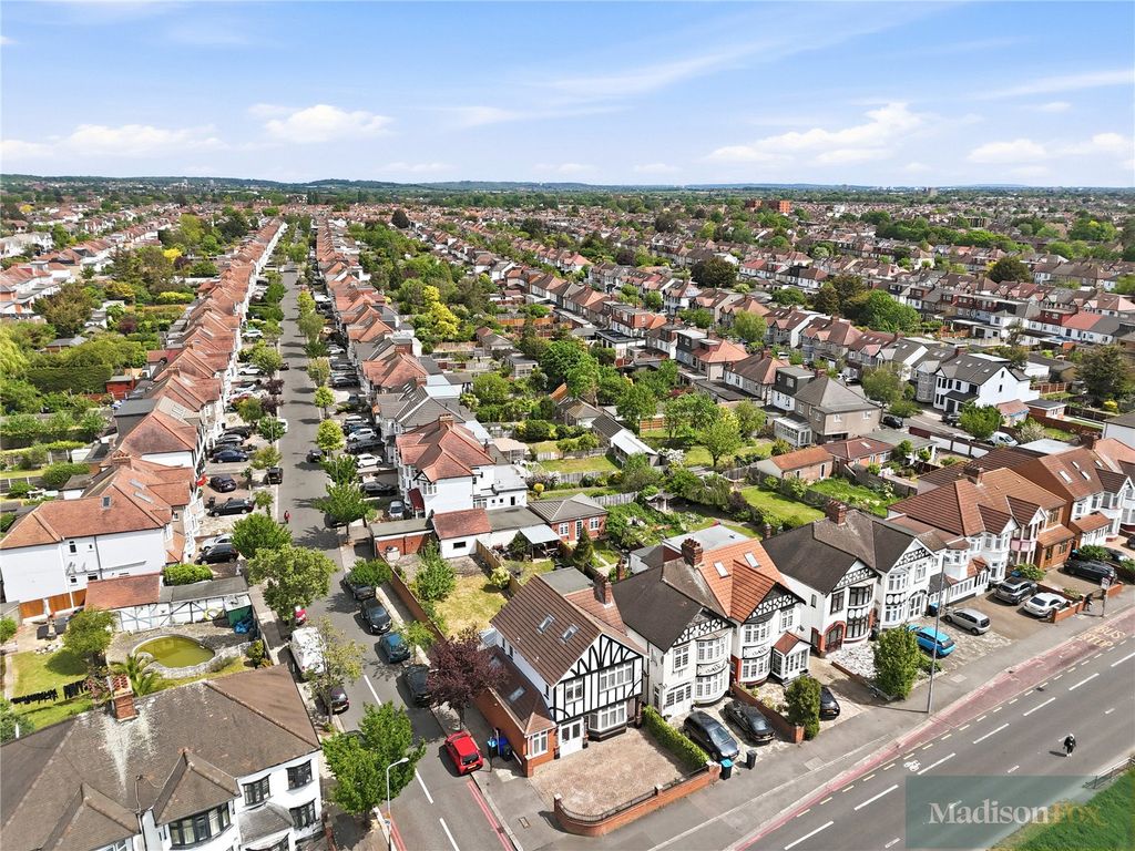 Additional image 34 of 4 bed detached house for saleWoodford Avenue, Ilford IG2
