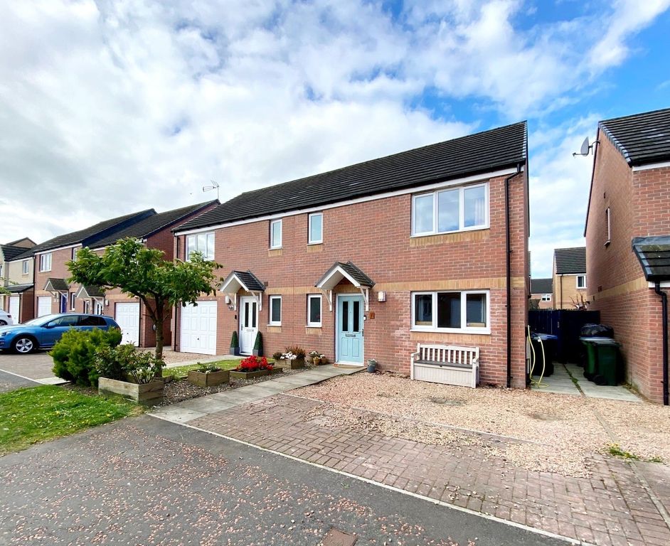 3 bed semi-detached house for saleDalwhamie Street, Kinross KY13