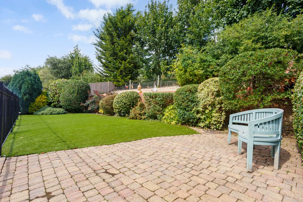 Additional image 9 of 5 bed detached house for saleCottrell Close, Hungerford RG17
