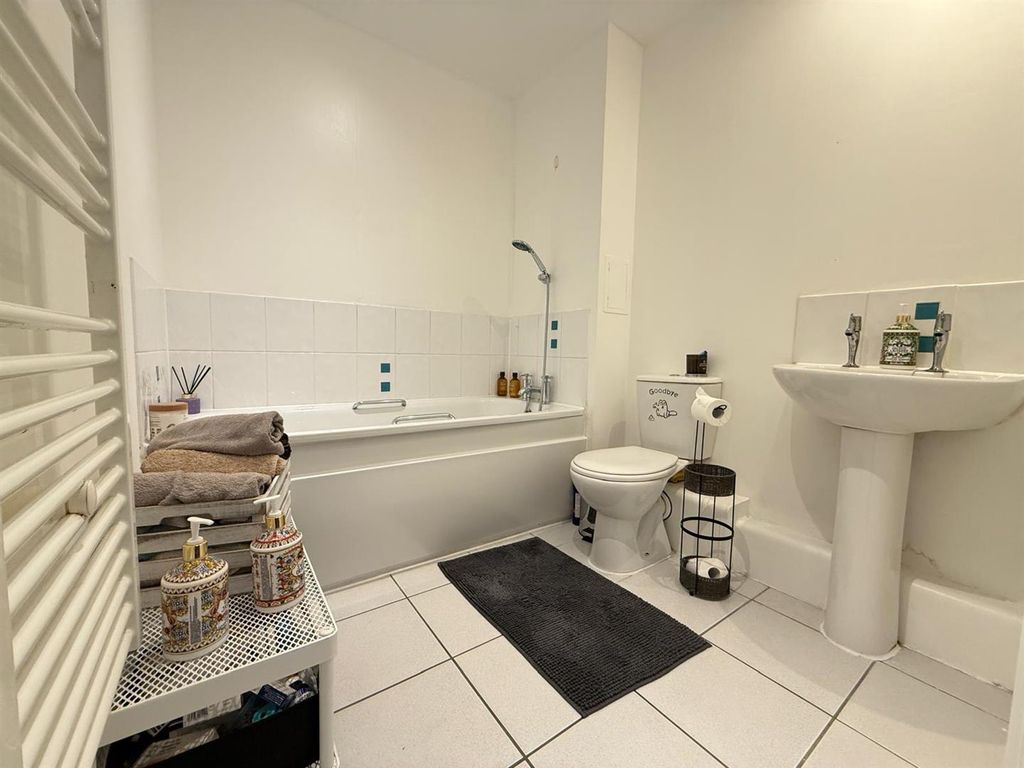 Additional image 7 of 2 bed flat for saleCentreway Apartments, Axon Place, Ilford IG1