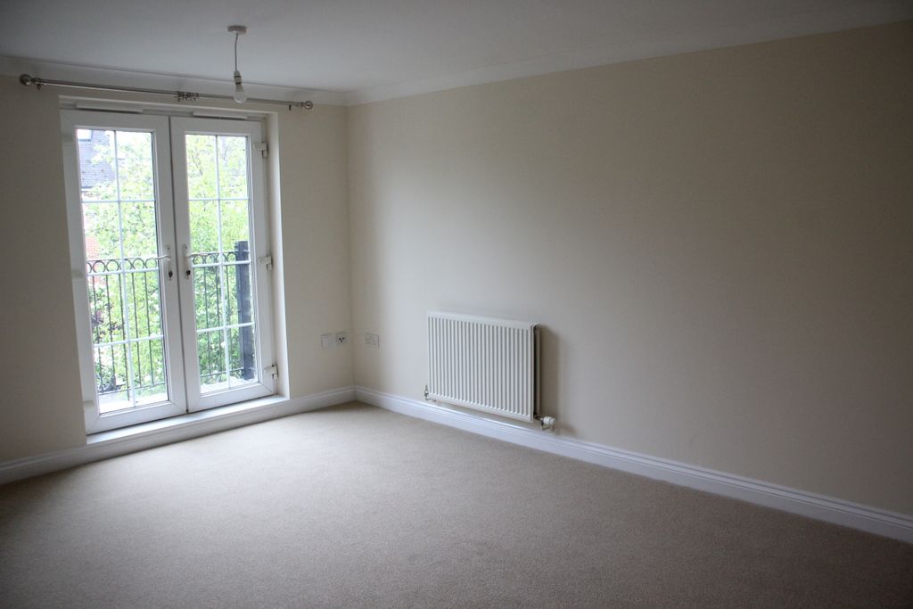 Additional image 4 of 2 bed flat for saleMeadowview, Hungerford RG17