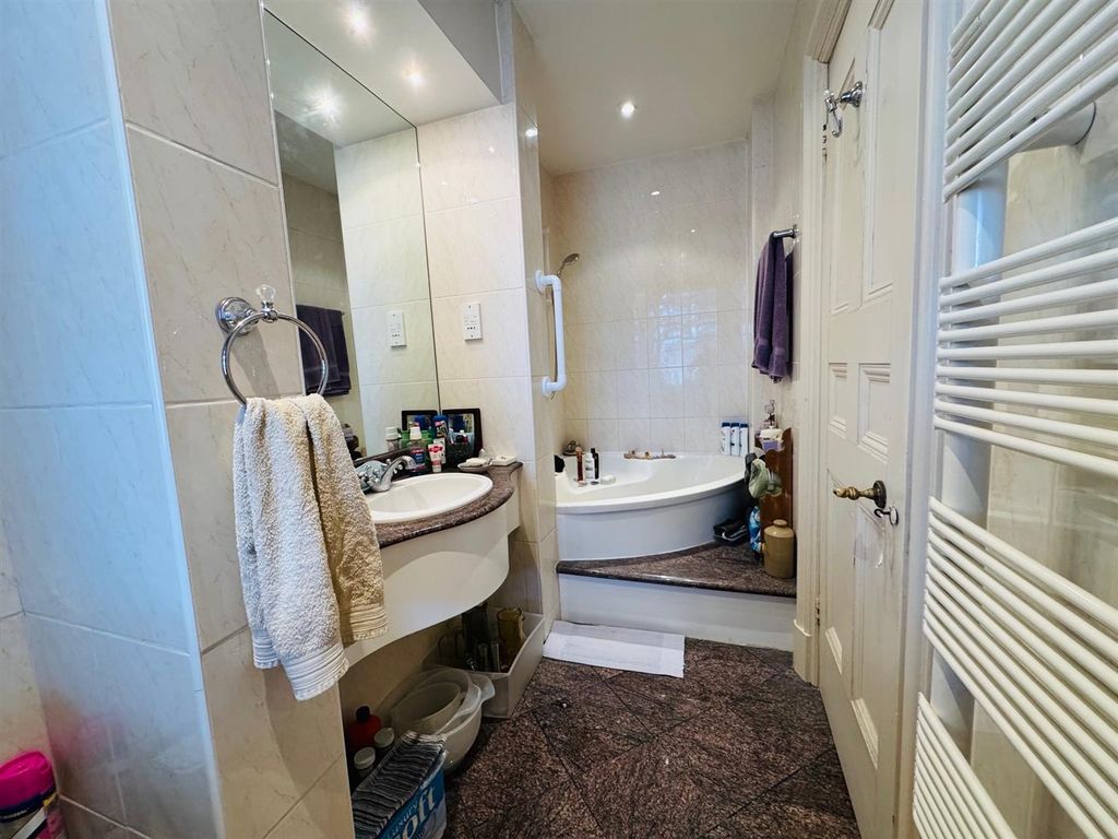 Additional image 16 of 2 bed flat for saleWesterfield Road, Ipswich IP4