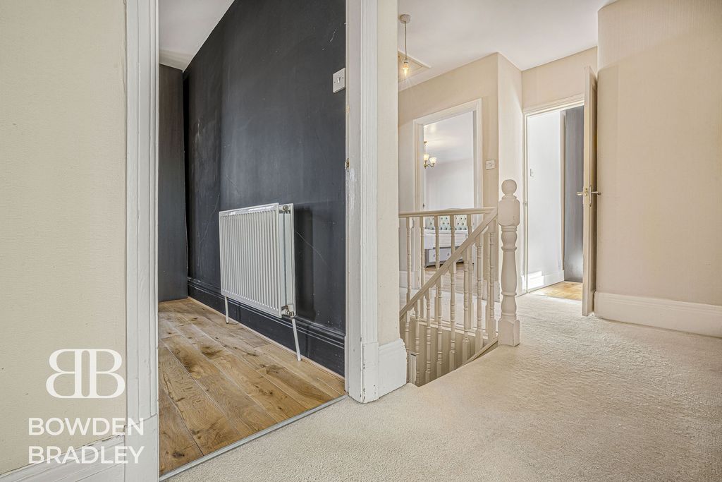 Additional image 27 of 5 bed property for saleAbbotswood Gardens, Clayhall IG5