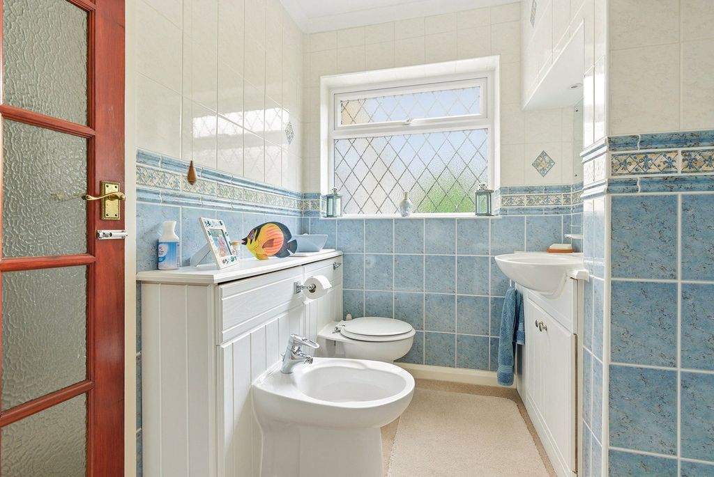 Additional image 8 of 5 bed detached house for saleNorwood Lane, Iver SL0