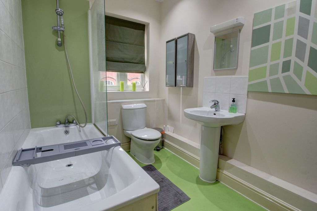 Additional image 9 of 3 bed flat for saleDevereaux Court, Ipswich IP4