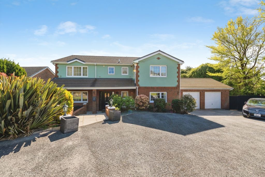 4 bed detached house for saleWater Street, Kidwelly, Carmarthenshire SA17