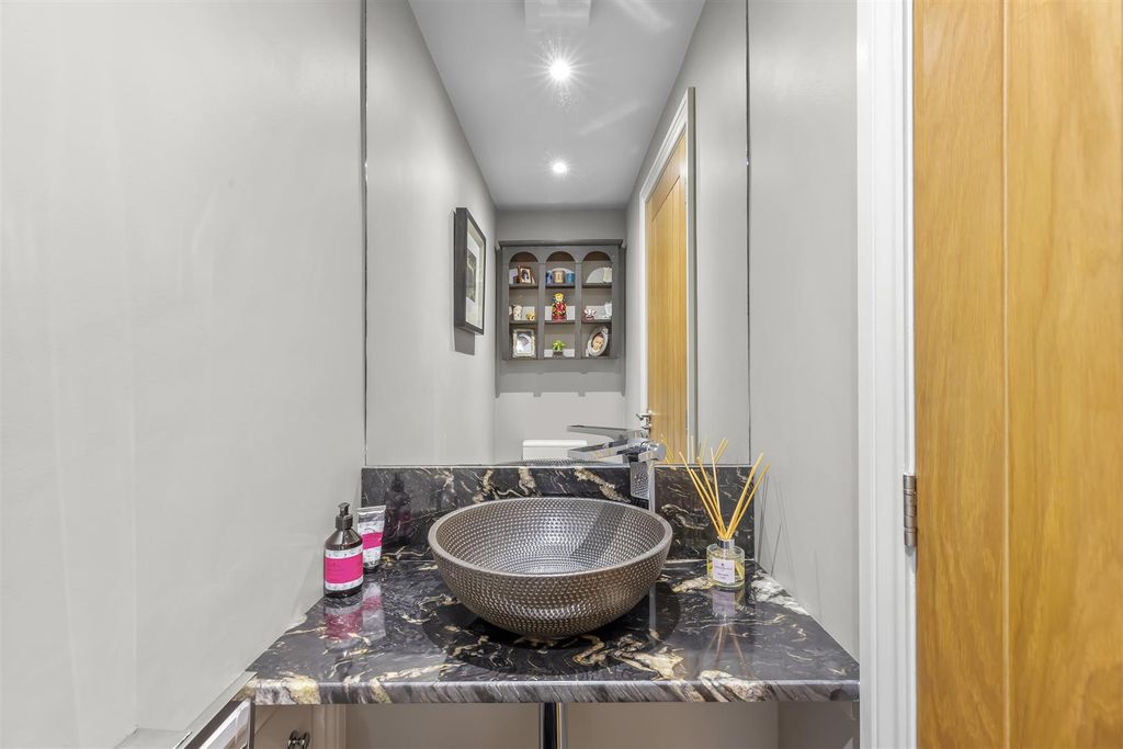 Additional image 10 of 4 bed detached house for saleLeeds Road, Ilkley LS29