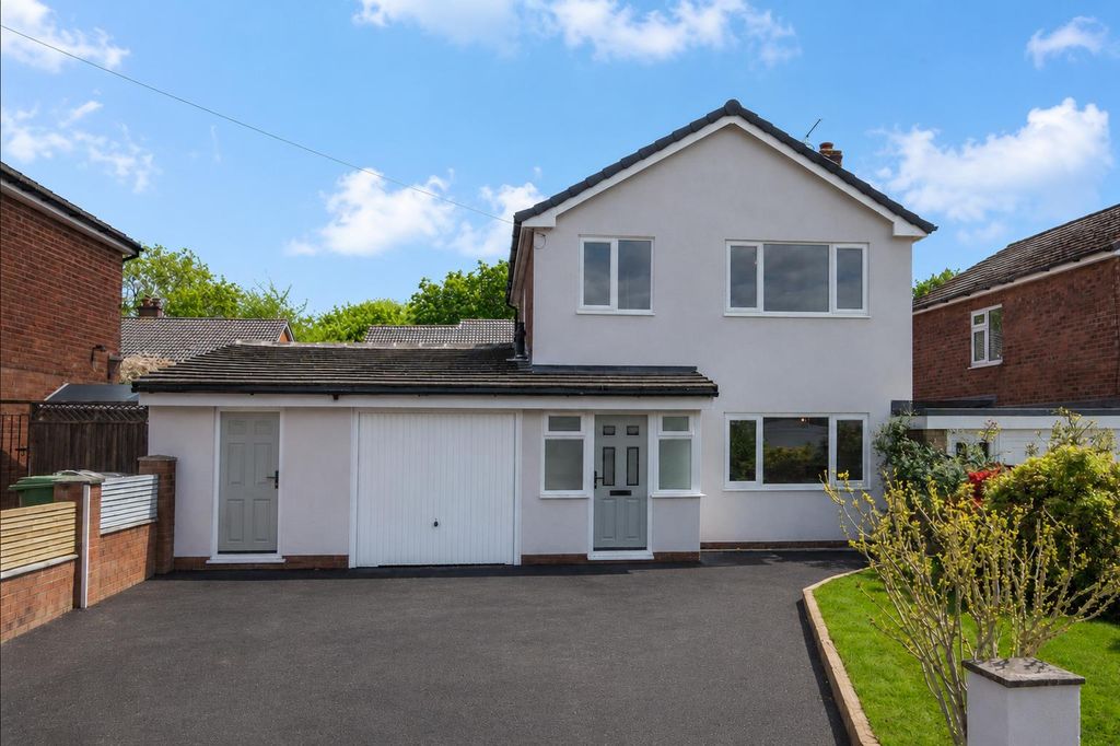 3 bed link detached house for saleLodge Road, Knutsford WA16