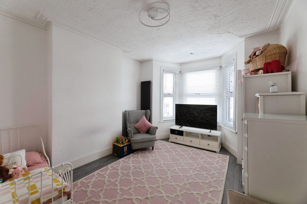 Additional image 13 of 7 bed semi-detached house for saleGrosvenor Road, Ilford IG1